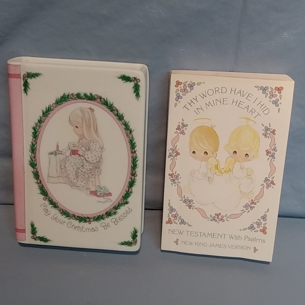 Precious Moments Porcelain Bible Holder w/Bible May Your Christmas Be Blessed